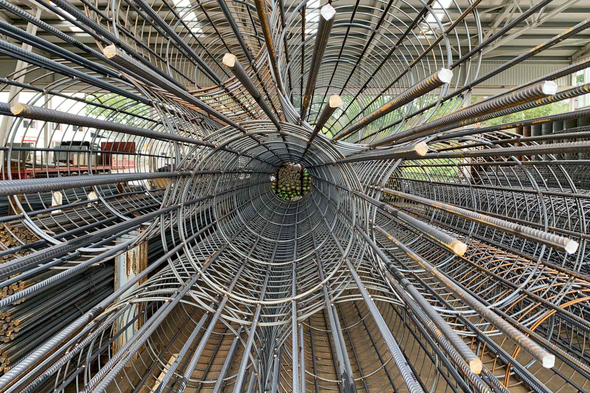 eisen-stahlbeton-staebe-ringe-baustahl-bohrpfahl-bewehrung-koerbe-matten